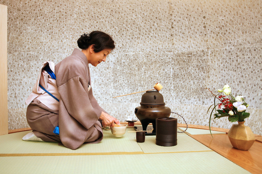マカオでも、着物姿の日本人スタッフ常駐や、わびさびを感じることのできる日本のおもてなしを提供